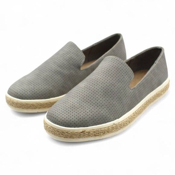 Bella Vita Brienne II Pin Perfed Slip Ons (Women) - Picture 3 of 8